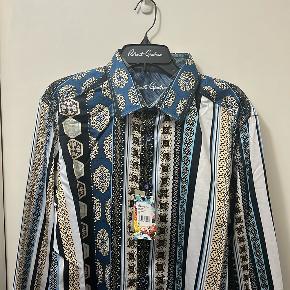 Robert Graham, Taino style, casual button down shirt.